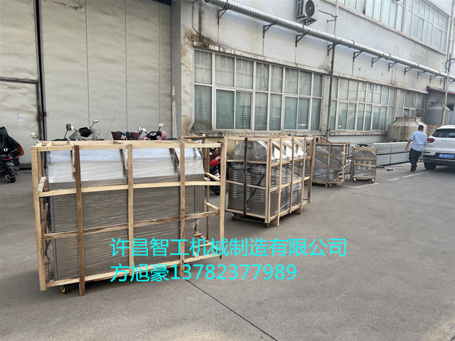 多台电磁炒货机装车发货